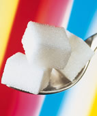 Stevia gilt als Alternative zu Haushaltszucker. Doch einige Produkte enthalten nicht nur den Süßstoff, sondern auch Zucker