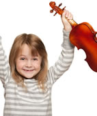 Menschen, die als Kind ein Musikinstrument gelernt haben, haben auch als Erwachsene oft noch Vorteile beim Verarbeiten von Sprache