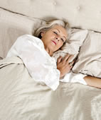 Frauen, die an Schlafstörungen leiden, können laut einer Studie durch eine Hypnotherapie wieder geruhsamer schlafen