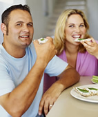 Bekommt ein Ehepartner die Zuckerkrankheit, steigt auch für den anderen die Gefahr, daran zu erkranken