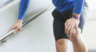 ein bis zwei Stunden moderates Training pro Woche reduziert das Risiko für eine Arthrose im Knie.