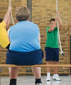 Wie eine Studie zeigt, führt mangelnde Bewegung bei Kindern zu Übergewicht. Der Fernseher war wohl nicht die Ursache