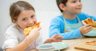 Analyse: Mehrzahl der  Lebensmittel, die speziell für Kinder beworben werden, erfüllen nicht die Nährwertempfehlungen der WHO